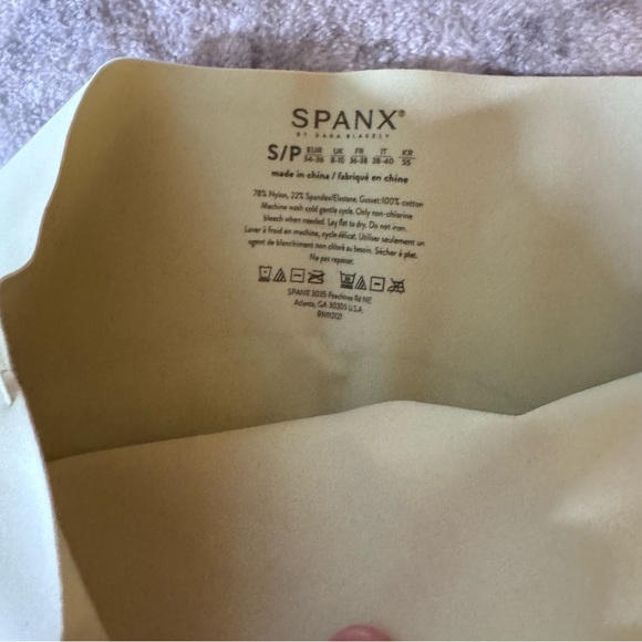 Bundle of 5 Spanx high rise panties size small - Picture 4 of 6